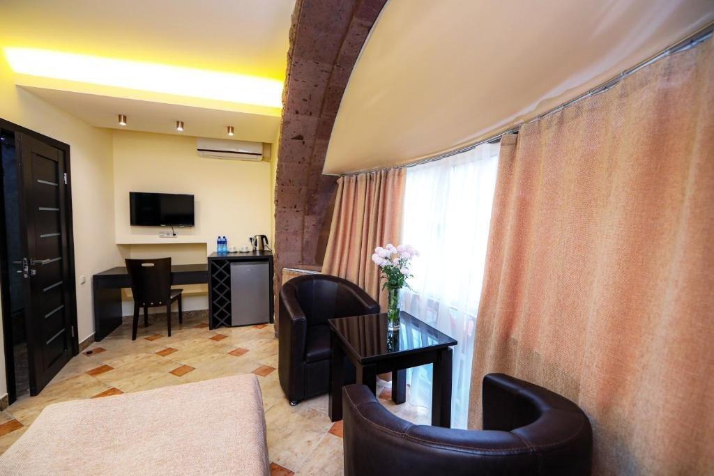 Skyline Hotel Yerevan Exterior photo